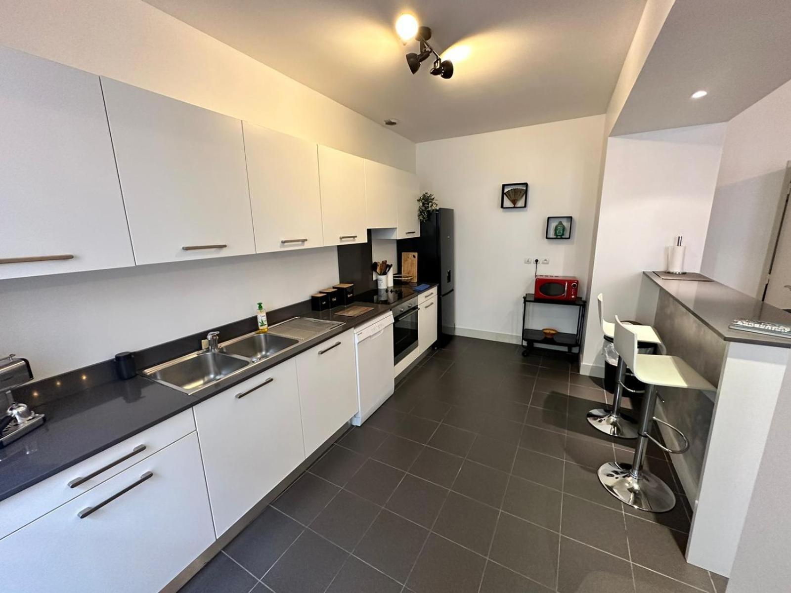Spacieux Appartement 2 Chambres Plein Coeur De פרפיניין מראה חיצוני תמונה